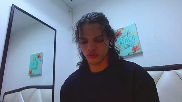 Snapshot of AlbertBernal69 chatting on October 21, 2025, 3:29 am AlbertBernal69 online show from October 21, 2025, 3:29 am