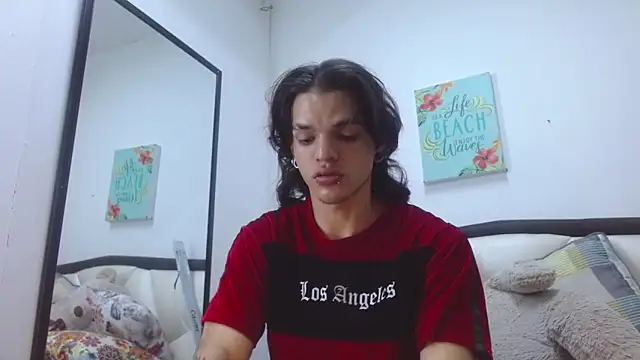 Snapshot of AlbertBernal69 chatting on October 22, 2025, 3:51 am AlbertBernal69 online show from October 22, 2025, 3:51 am