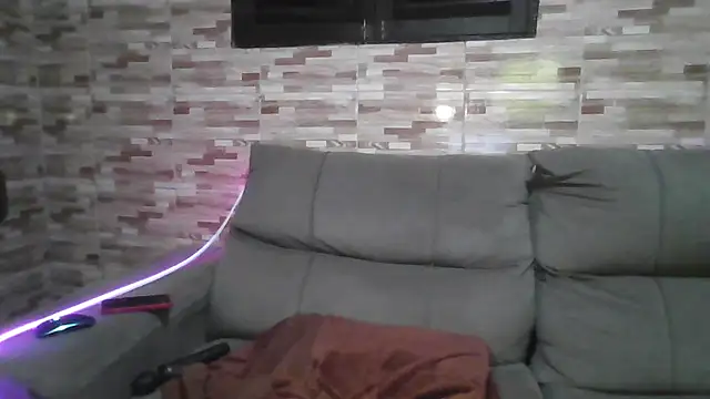 MinaBoss online show from July 11, 2026, 8:33 pm