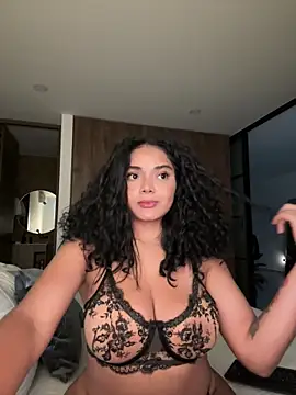 Mariecurl online show from February 5, 2025, 9:40 pm