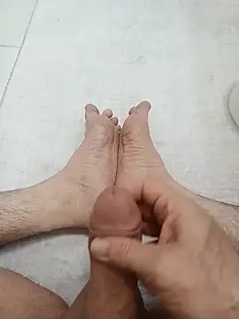 Snapshot of Hardapple01 chatting on March 23, 2025, 12:04 am Hardapple01 online show from March 23, 2025, 12:04 am