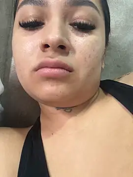 Snapshot of LunaBaker-1 chatting on November 14, 2025, 6:17 pm LunaBaker-1 online show from November 14, 2025, 6:17 pm