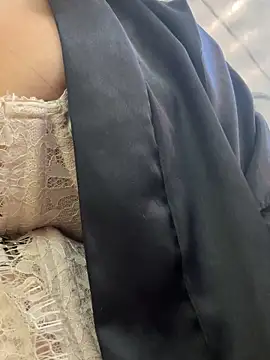 Snapshot of LunaBaker-1 chatting on December 1, 2025, 8:03 pm LunaBaker-1 online show from December 1, 2025, 8:03 pm