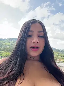 Snapshot of LunaBaker-1 chatting on December 14, 2025, 8:13 pm LunaBaker-1 online show from December 14, 2025, 8:13 pm