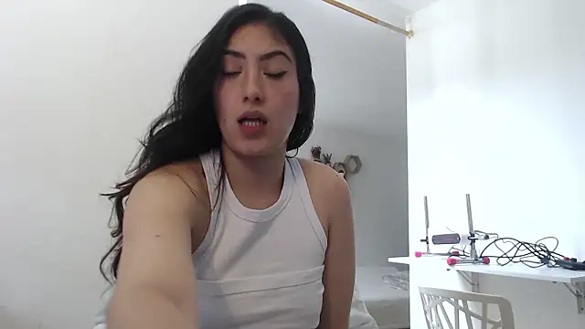 Snapshot of MIYESSI chatting on January 16, 2026, 5:17 pm MIYESSI online show from January 16, 2026, 5:17 pm