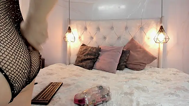 SakuraLee  online show from October 9, 2025, 1:31 pm