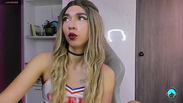 sofi elfqueen online show from February 16, 2025, 10:54 pm