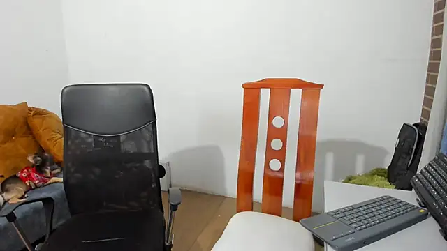  girls on fire  online show from February 26, 2025, 3:42 am