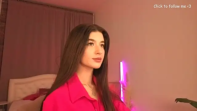 LauraCoy online show from November 12, 2025, 8:08 pm