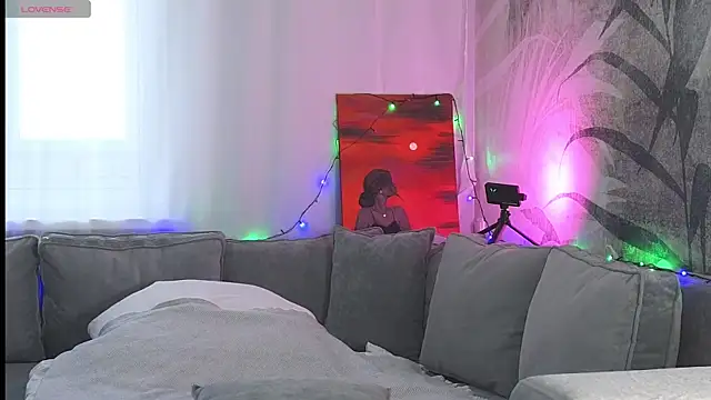 lily  foster online show from December 15, 2024, 8:19 am