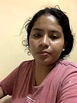 moncerrat luna online show from December 3, 2024, 12:35 am