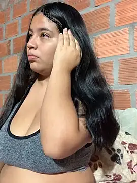 moncerrat luna online show from December 18, 2024, 12:07 pm