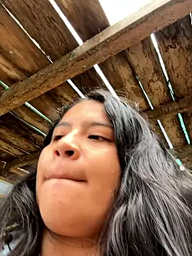 moncerrat luna online show from February 11, 2025, 9:14 pm