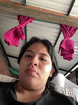 moncerrat luna online show from March 13, 2025, 2:44 pm