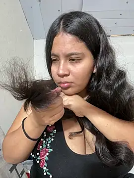 moncerrat luna online show from April 9, 2026, 3:06 pm