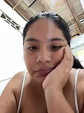 moncerrat luna online show from July 9, 2026, 8:24 pm