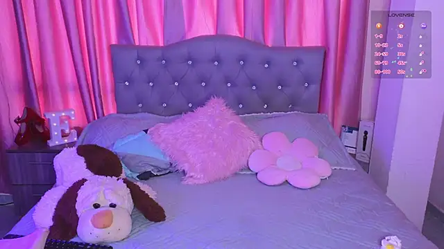 Snapshot of Emiily_Scott1 chatting on October 7, 2025, 8:06 pm Emiily Scott1 online show from October 7, 2025, 8:06 pm