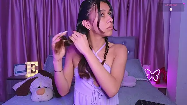 Snapshot of Emiily_Scott1 chatting on November 5, 2025, 10:32 pm Emiily Scott1 online show from November 5, 2025, 10:32 pm