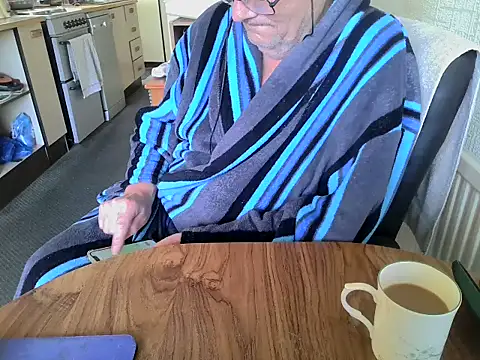 daddyflash online show from November 8, 2025, 12:38 pm