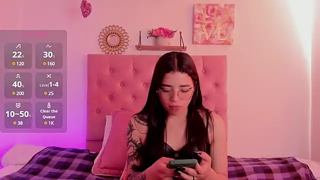 Snapshot of aliice_walker_ chatting on December 3, 2024, 12:59 pm aliice walker online show from December 3, 2024, 12:59 pm