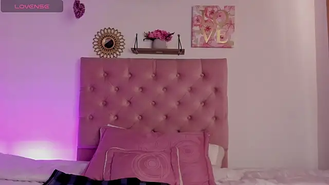 Snapshot of aliice_walker_ chatting on December 5, 2024, 6:33 pm aliice walker online show from December 5, 2024, 6:33 pm