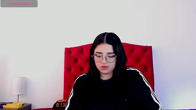 Snapshot of aliice_walker_ chatting on December 14, 2024, 6:52 pm aliice walker online show from December 14, 2024, 6:52 pm