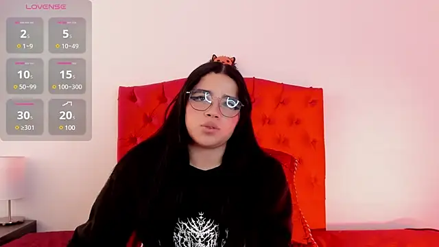 Snapshot of aliice_walker_ chatting on December 19, 2024, 6:34 pm aliice walker online show from December 19, 2024, 6:34 pm