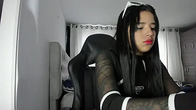 Snapshot of aliice_walker_ chatting on October 3, 2025, 1:08 pm aliice walker online show from October 3, 2025, 1:08 pm