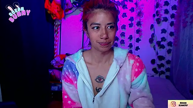 Roxanbunny1 online show from September 9, 2025, 6:46 am