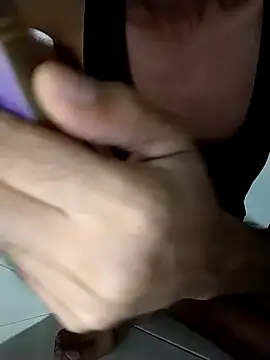 Snapshot of Dwirosebig chatting on October 17, 2025, 7:49 pm Dwirosebig online show from October 17, 2025, 7:49 pm