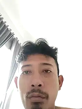 Snapshot of Dwirosebig chatting on October 30, 2025, 4:03 am Dwirosebig online show from October 30, 2025, 4:03 am