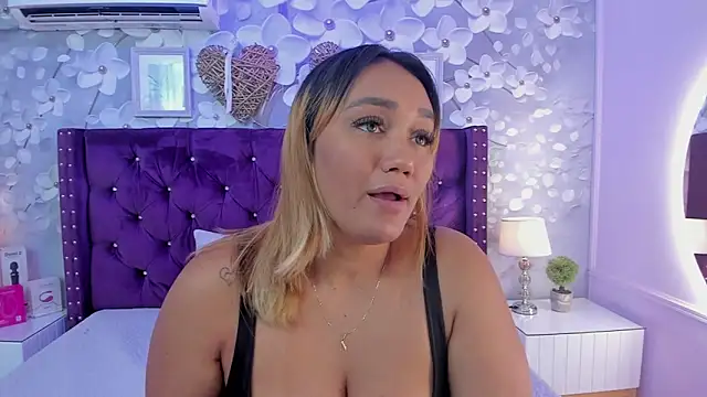 dalila salazar online show from June 25, 2026, 3:17 am