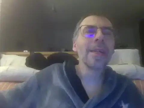 ptitcanard60600 online show from February 13, 2025, 10:33 pm