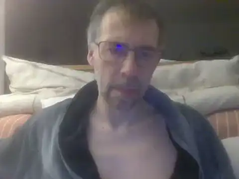 ptitcanard60600 online show from February 27, 2025, 9:36 pm