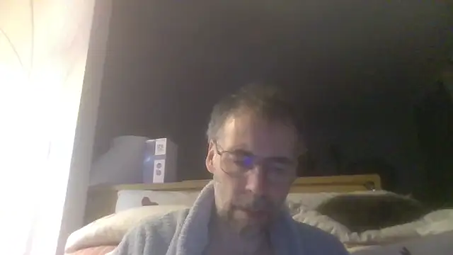 ptitcanard60600 online show from November 29, 2025, 9:40 pm