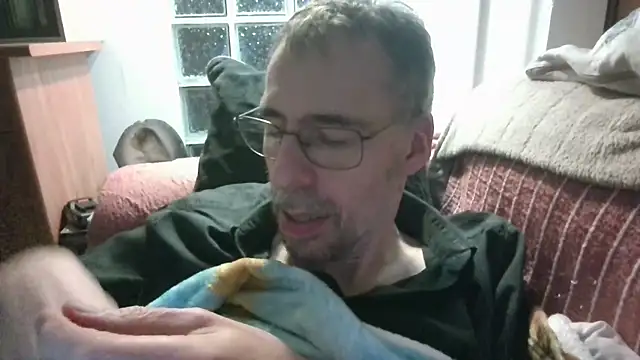 ptitcanard60600 online show from April 8, 2026, 9:37 pm