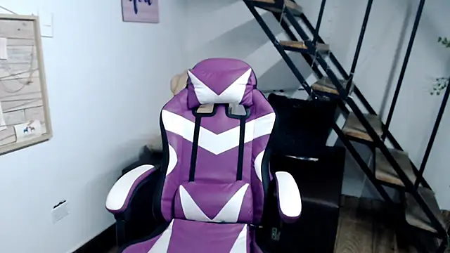 samantha baby  online show from November 18, 2025, 2:54 pm