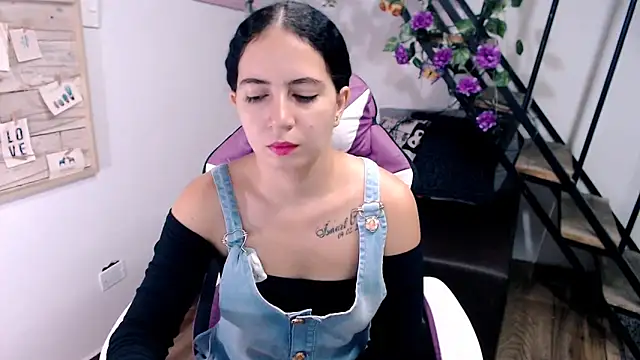 Snapshot of samantha_baby_ chatting on March 26, 2026, 4:23 pm samantha baby online show from March 26, 2026, 4:23 pm