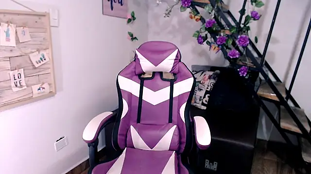 Snapshot of samantha_baby_ chatting on April 12, 2026, 4:56 pm samantha baby online show from April 12, 2026, 4:56 pm