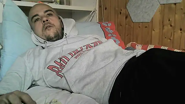 Snapshot of ItalianVinDiesel chatting on November 10, 2025, 9:08 am ItalianVinDiesel online show from November 10, 2025, 9:08 am