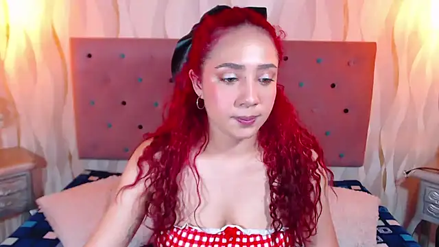 IsabelaLatina online show from November 27, 2025, 8:00 pm