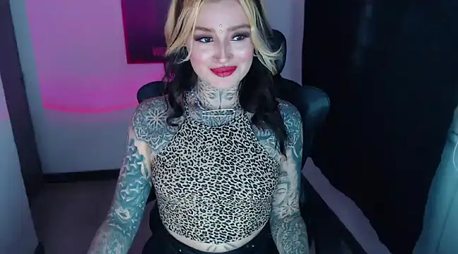 Snapshot of Anaii_Gomez chatting on February 7, 2025, 8:10 pm Anaii Gomez online show from February 7, 2025, 8:10 pm