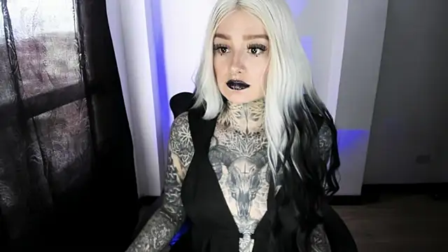 Snapshot of Anaii_Gomez chatting on October 8, 2025, 7:33 pm Anaii Gomez online show from October 8, 2025, 7:33 pm