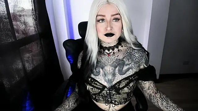 Snapshot of Anaii_Gomez chatting on November 12, 2025, 7:35 pm Anaii Gomez online show from November 12, 2025, 7:35 pm