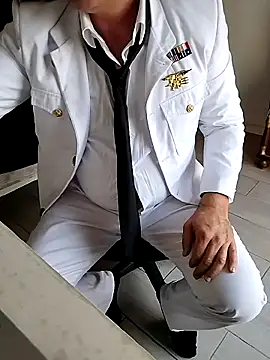 Snapshot of MiguelBISEX chatting on October 6, 2025, 5:21 pm MiguelBISEX online show from October 6, 2025, 5:21 pm