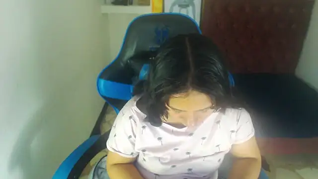 Charis 21 online show from October 2, 2025, 1:34 am