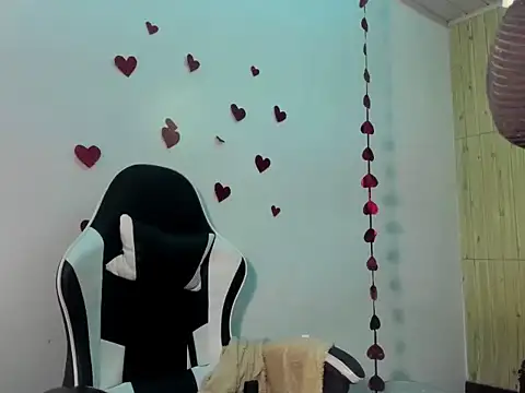 Charis 21 online show from February 14, 2026, 7:32 pm