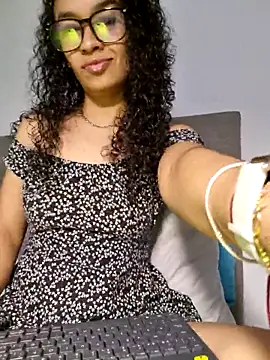 angela  98 online show from May 22, 2026, 12:44 pm