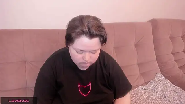 Snapshot of ihaveasecret_ chatting on February 2, 2025, 8:19 pm ihaveasecret online show from February 2, 2025, 8:19 pm