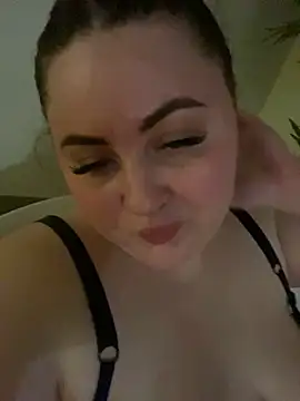 Snapshot of ihaveasecret_ chatting on March 21, 2025, 5:45 pm ihaveasecret online show from March 21, 2025, 5:45 pm